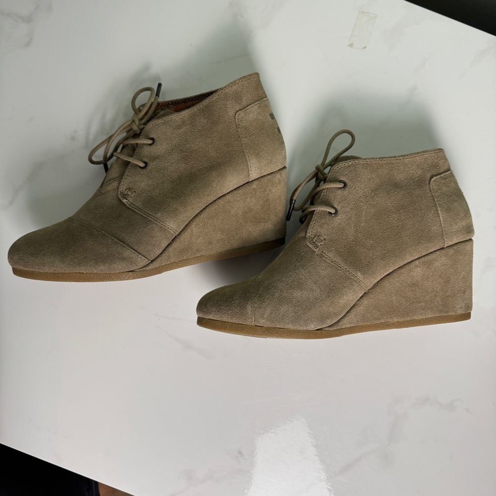Toms Desert Women's Brown Suede Lace Up Wedge Ankle Bootie Boots Size 10 741115
